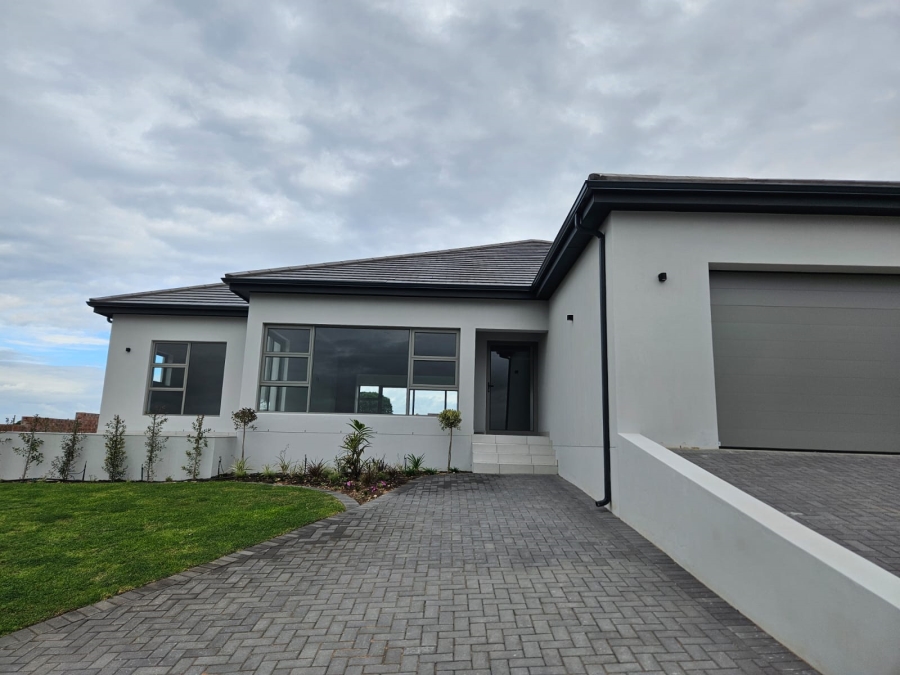 3 Bedroom Property for Sale in Stilbaai Wes Western Cape